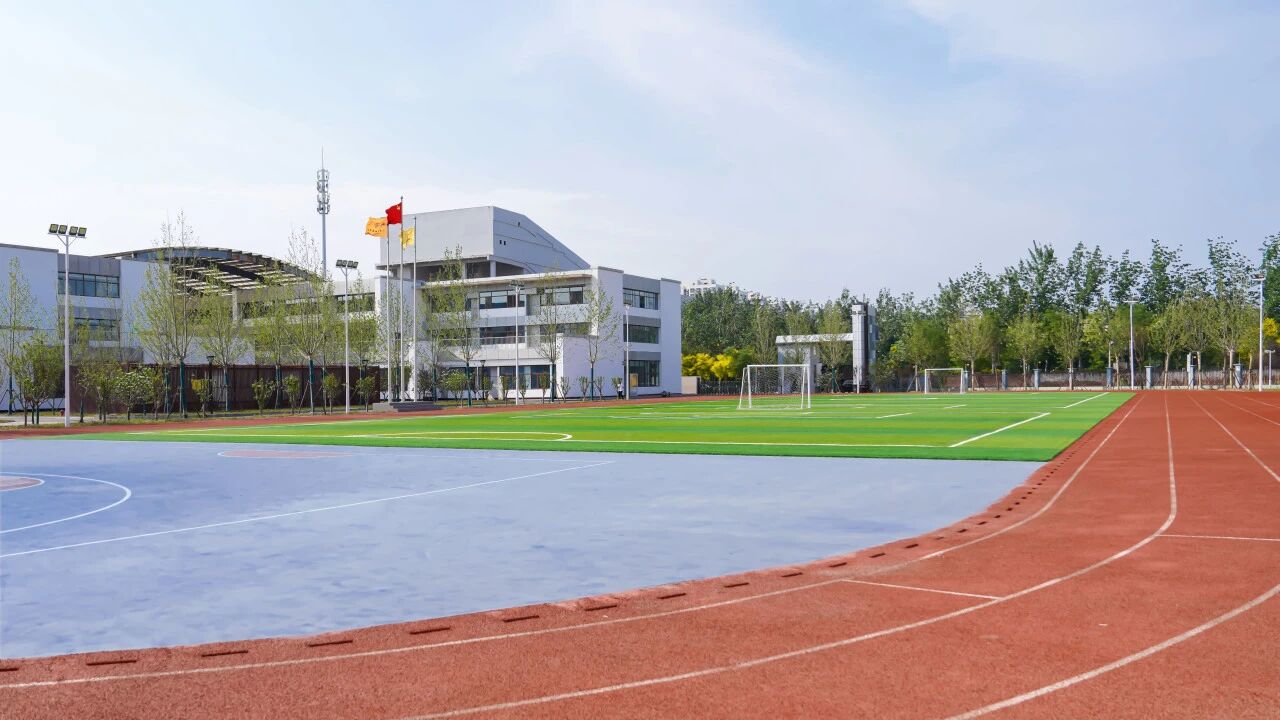 校园操场